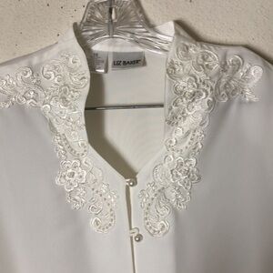 Vintage Liz Baker White V Neck Floral Embroidered Lace  pearl button 16